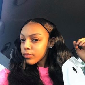 Meet your Posher, Kiya